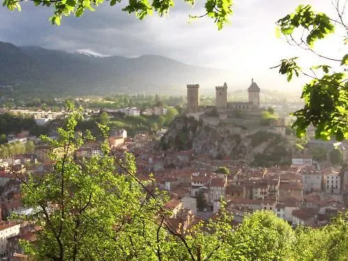 Hotel Le Lons Foix 3*,