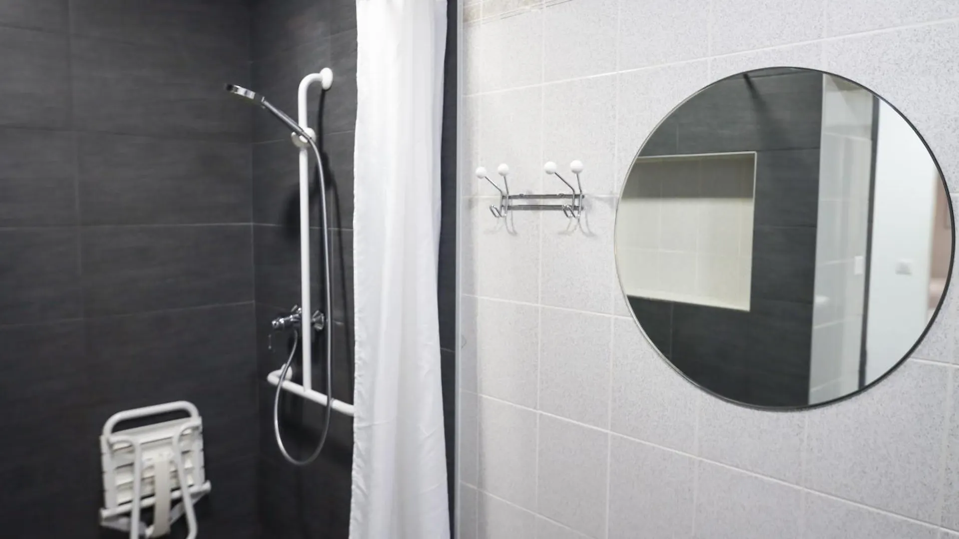 Hotel Le Lons Foix 3*,  Frankreich